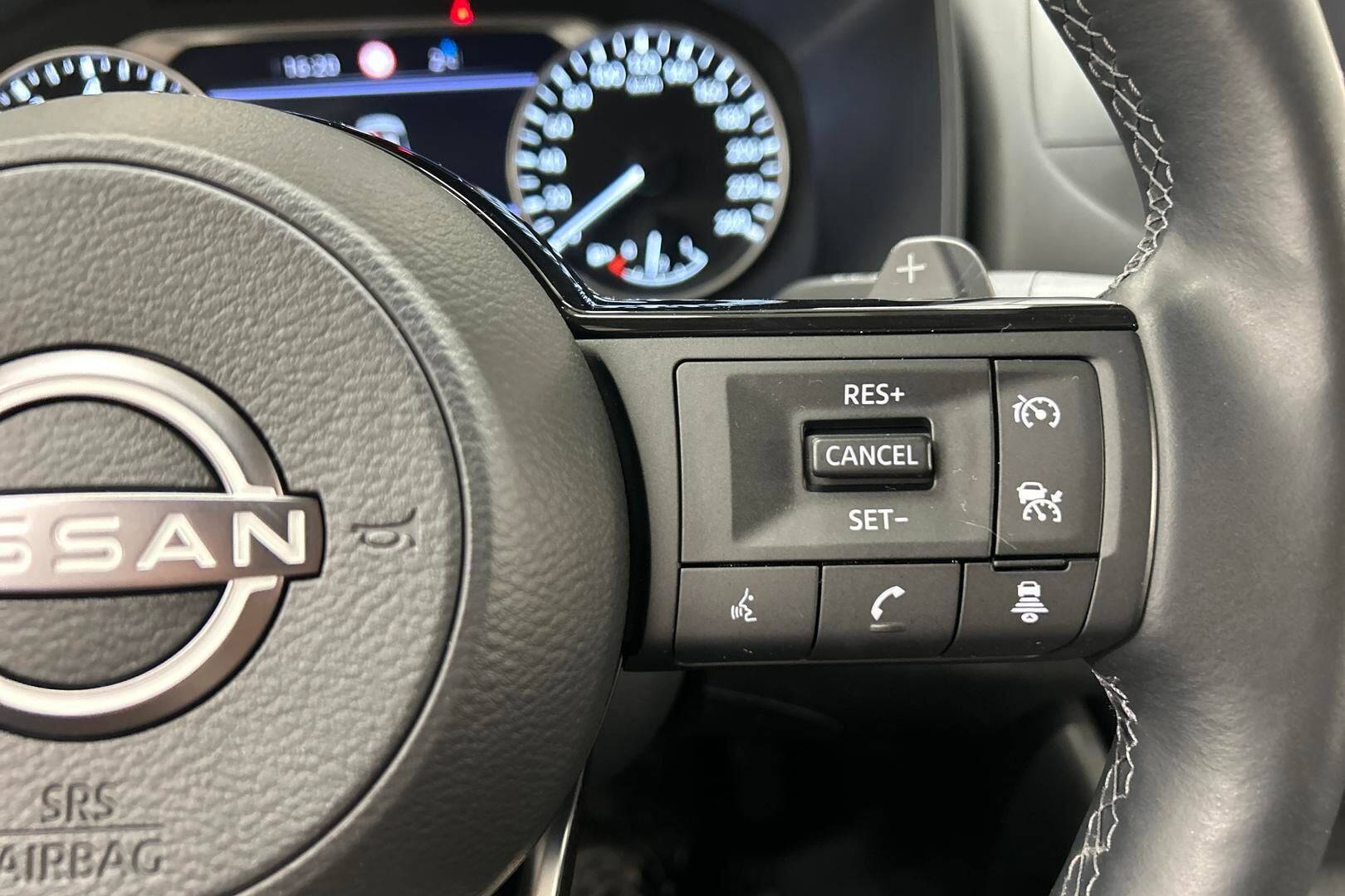 Nissan Qashqai iso kuva 17