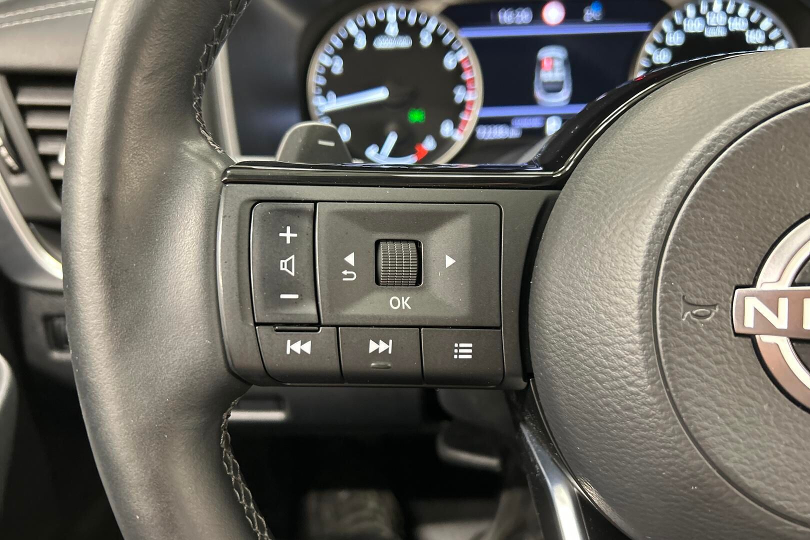 Nissan Qashqai iso kuva 18