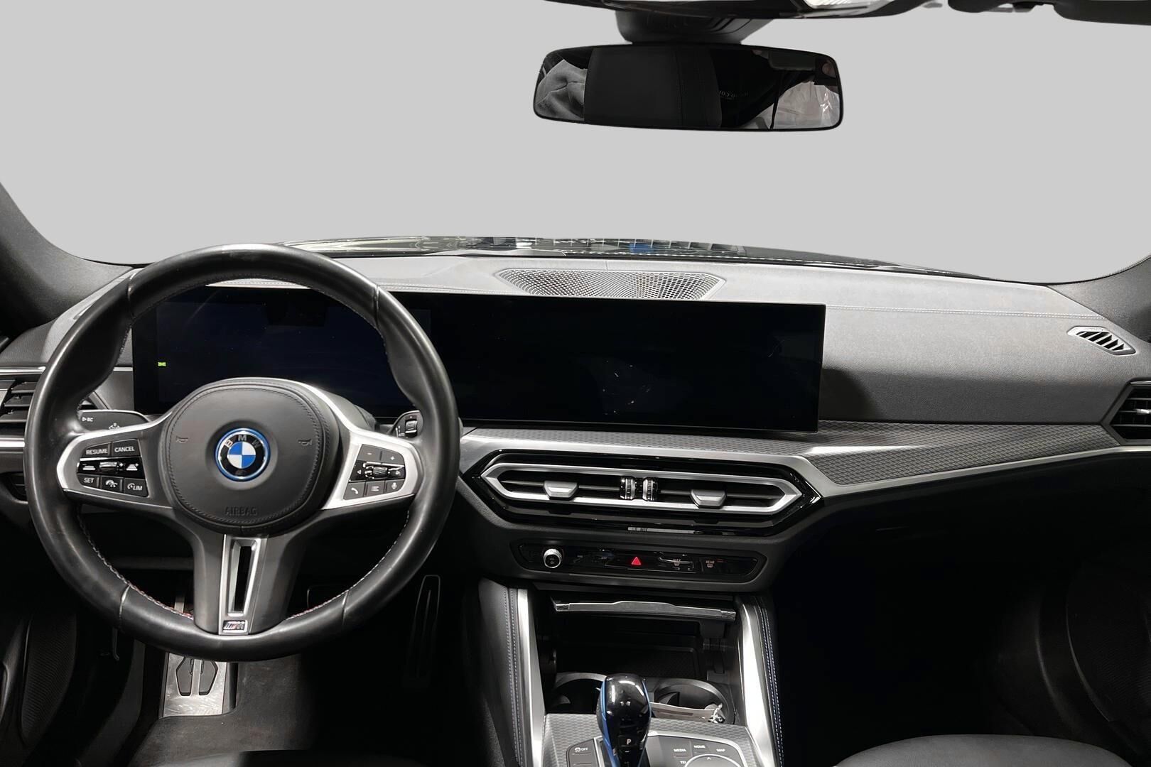 BMW i4 iso kuva 11