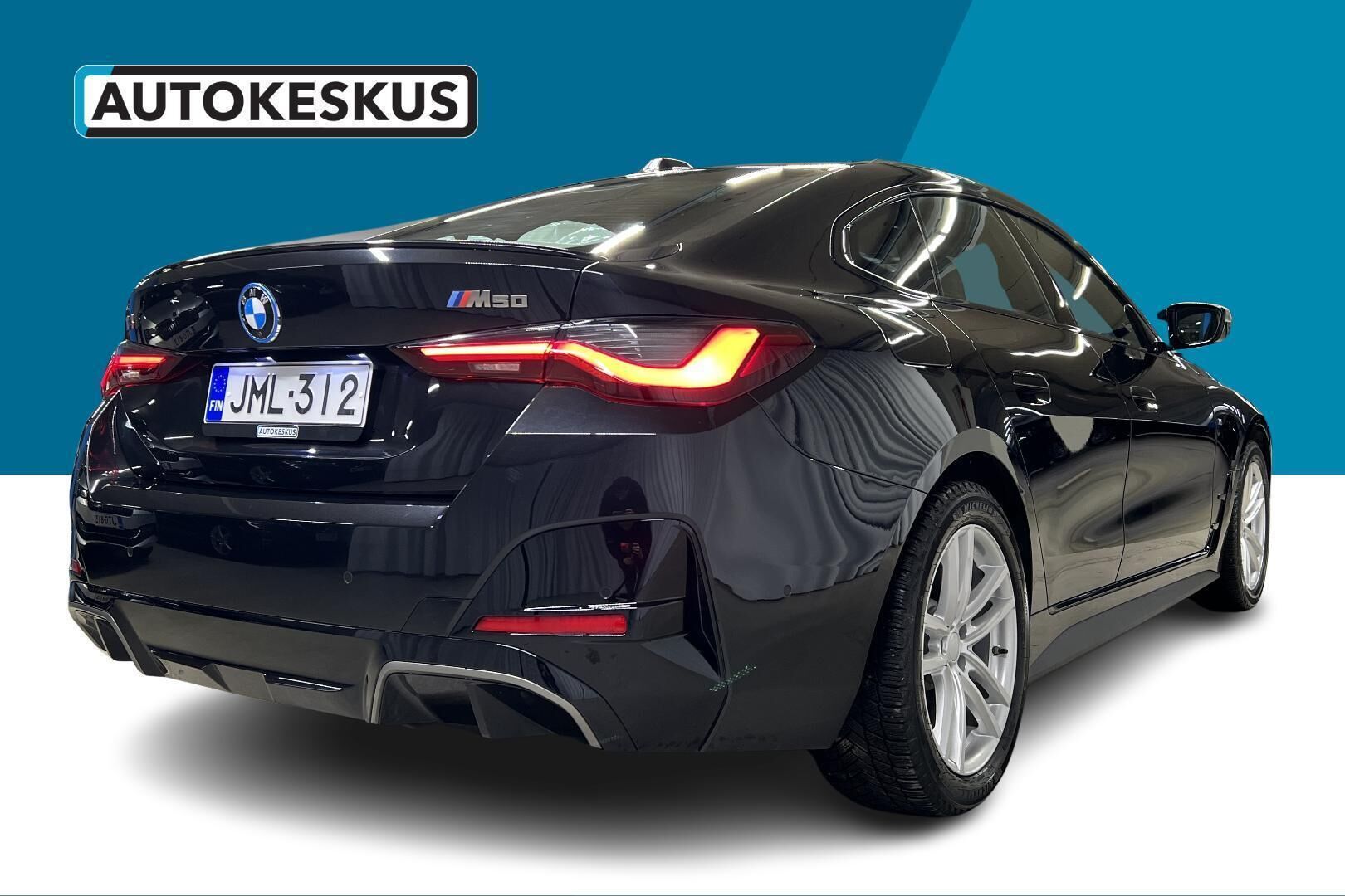 BMW i4 iso kuva 5