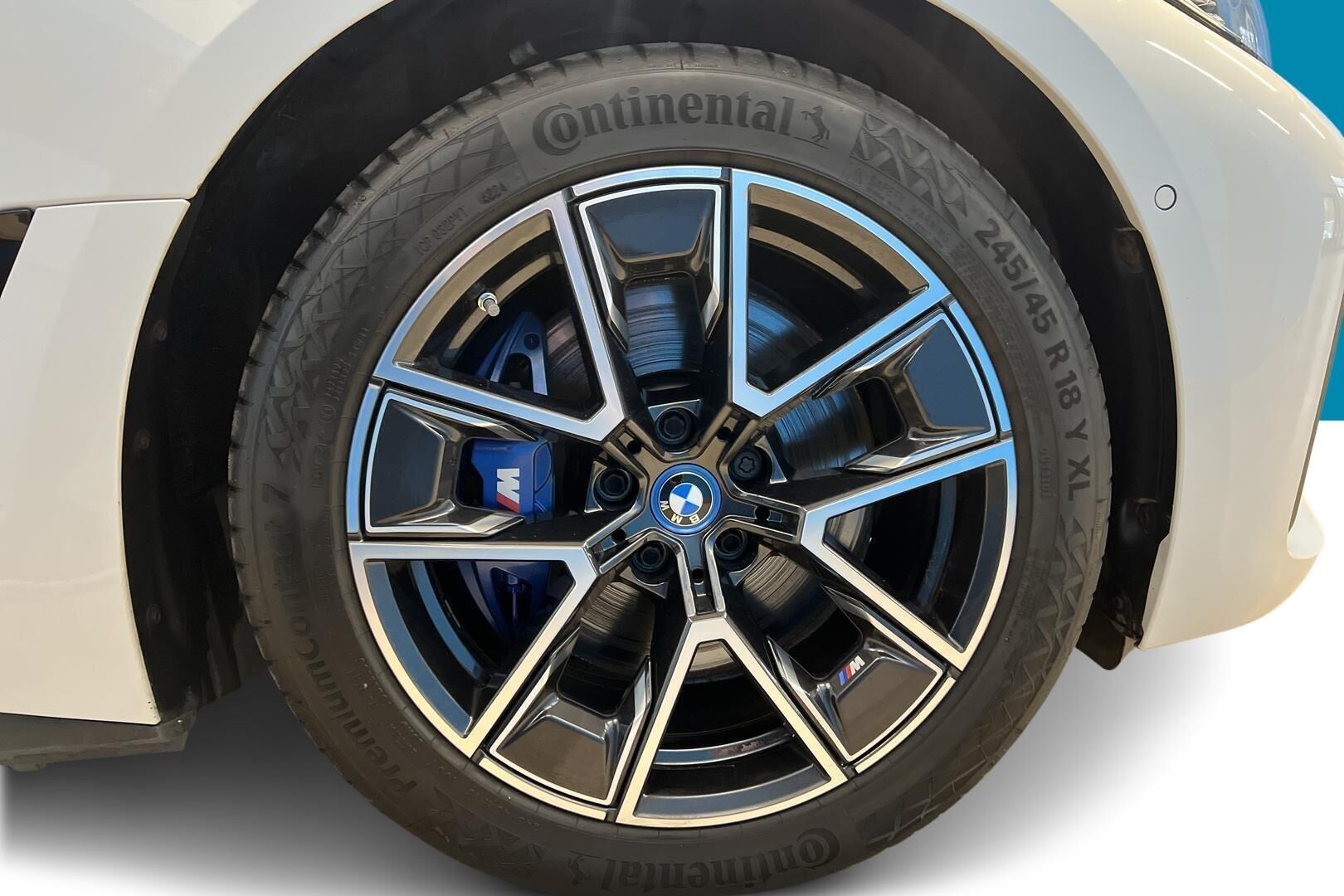 BMW I4 M50 iso kuva 11