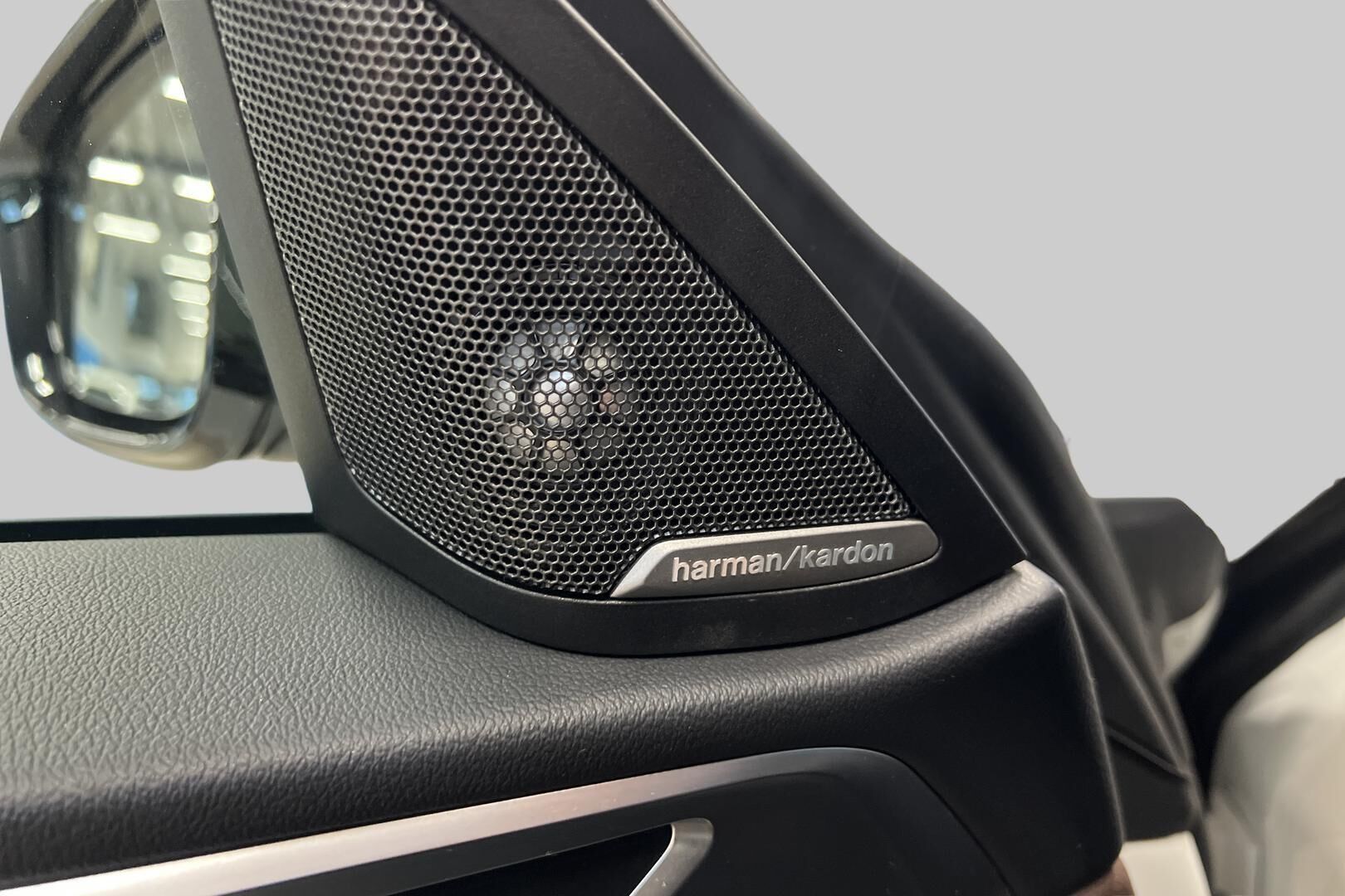 BMW I4 M50 iso kuva 13