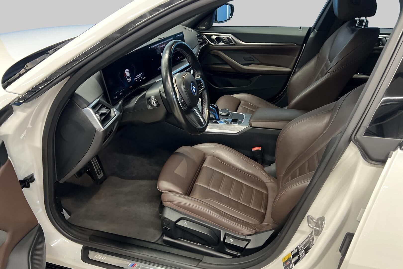 BMW I4 M50 iso kuva 7