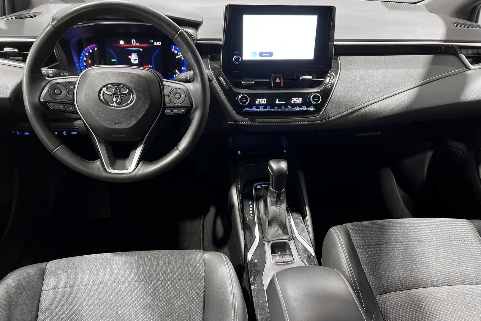 Toyota Corolla iso kuva 11