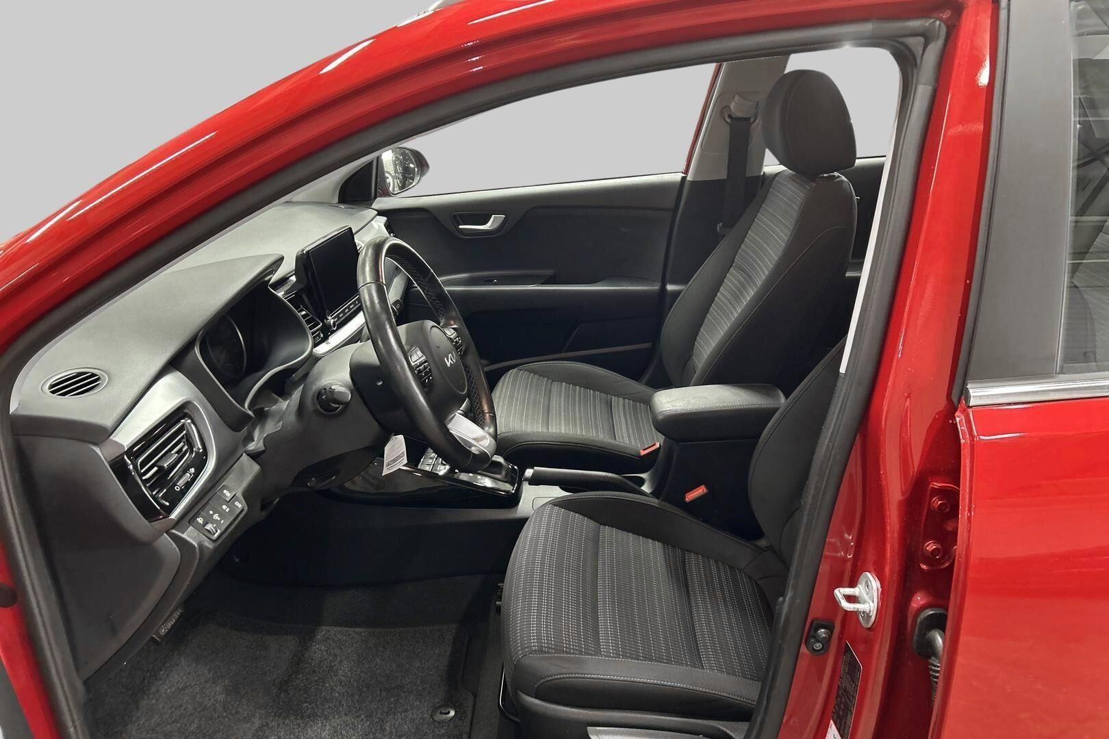 Kia Stonic iso kuva 8