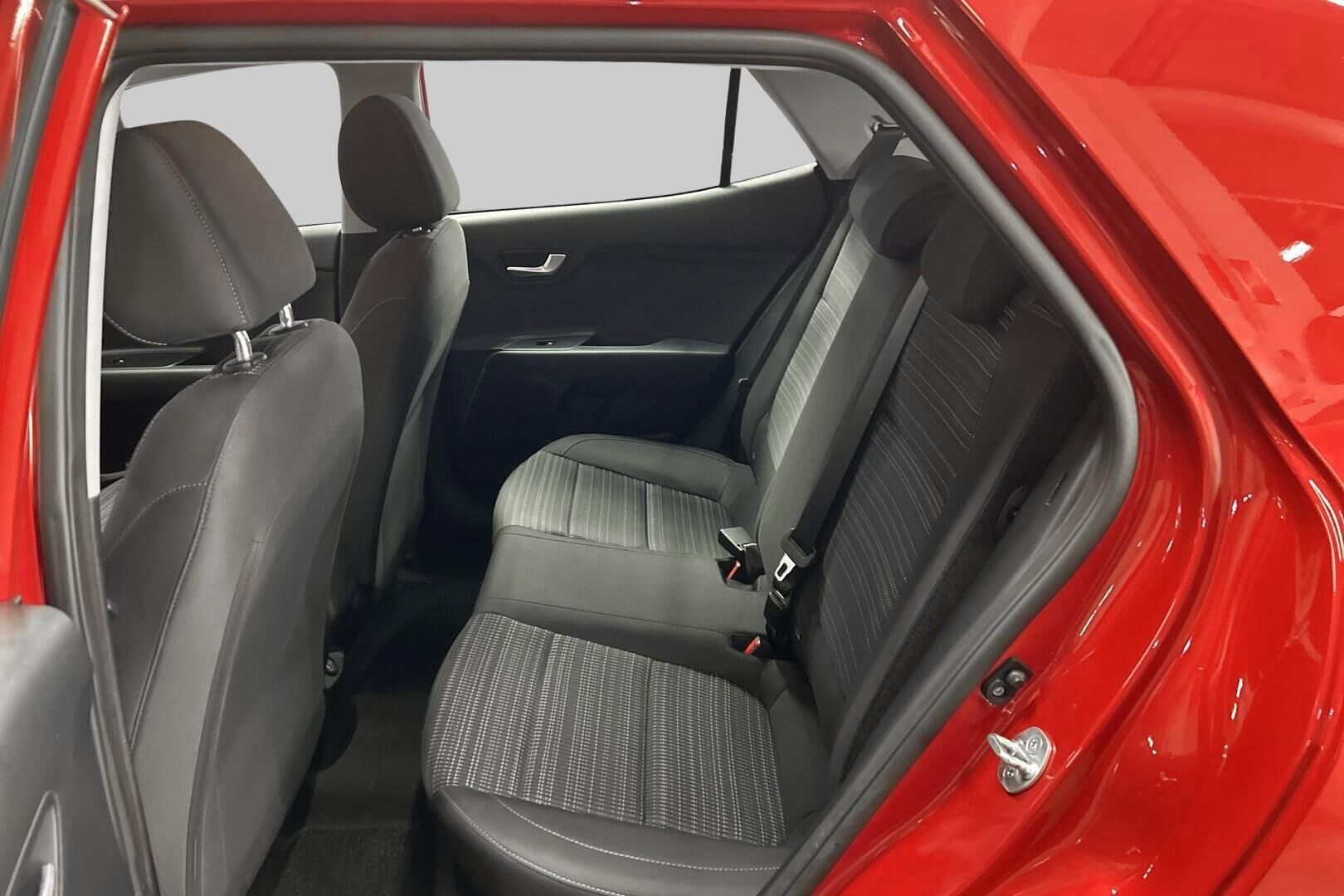 Kia Stonic iso kuva 9