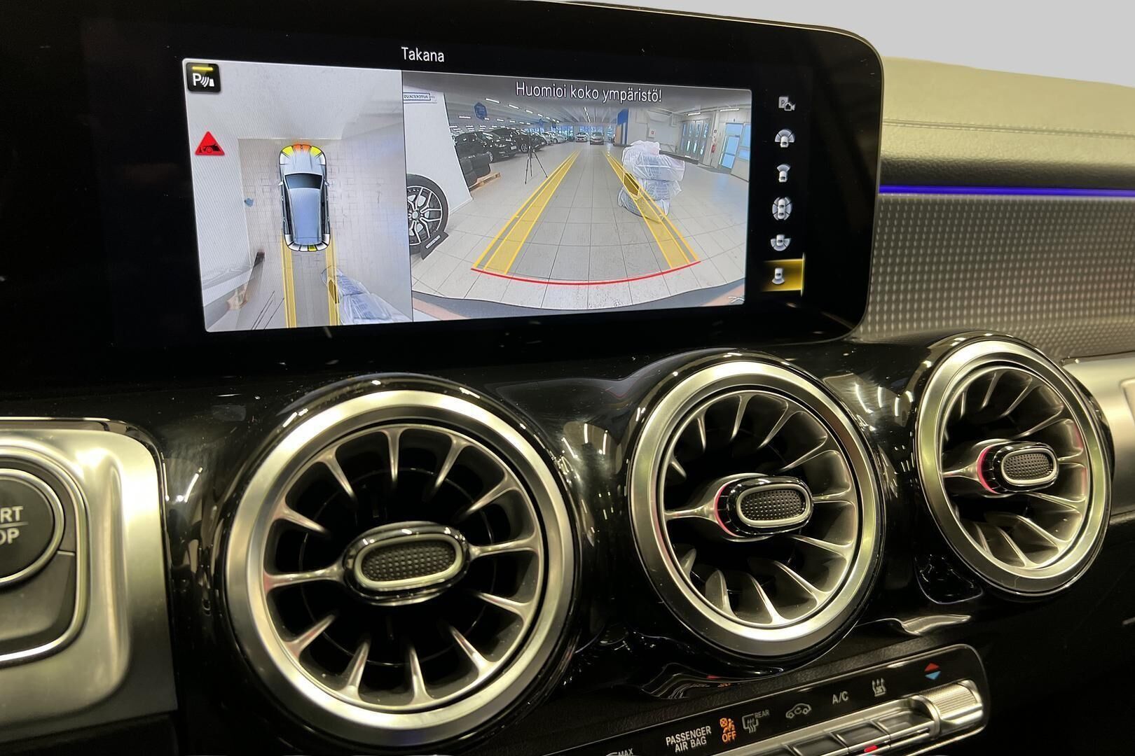 Mercedes-Benz EQB iso kuva 14