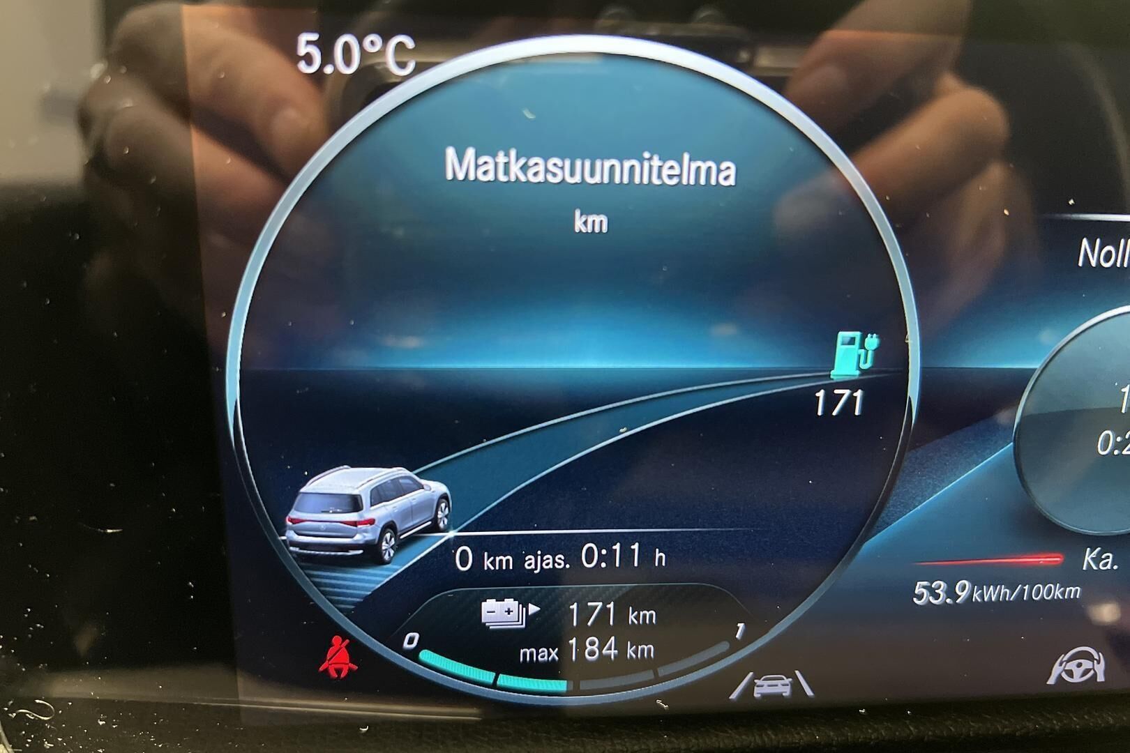 Mercedes-Benz EQB iso kuva 15