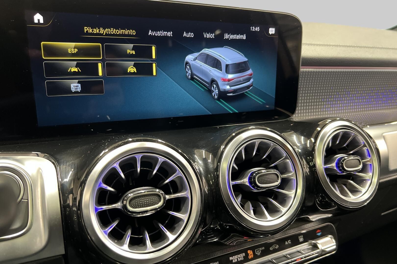 Mercedes-Benz EQB iso kuva 16