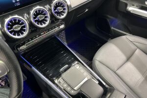 Mercedes-Benz EQB esikatselu 21