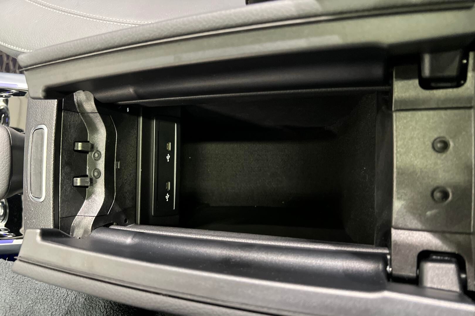 Mercedes-Benz EQB iso kuva 23