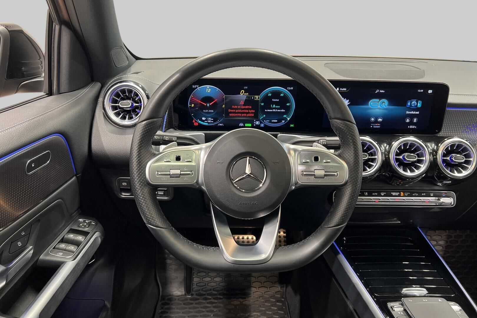 Mercedes-Benz EQB iso kuva 30