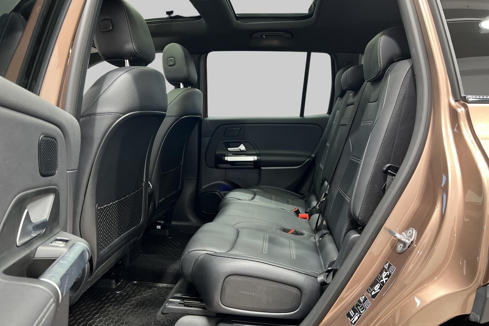 Mercedes-Benz EQB iso kuva 8