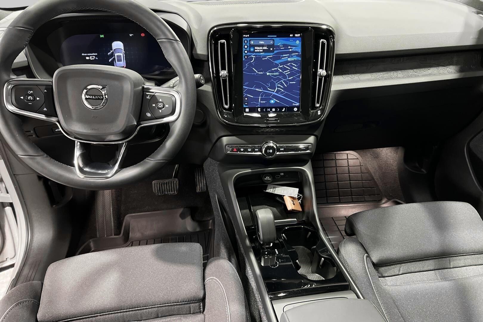 Volvo XC40 iso kuva 5