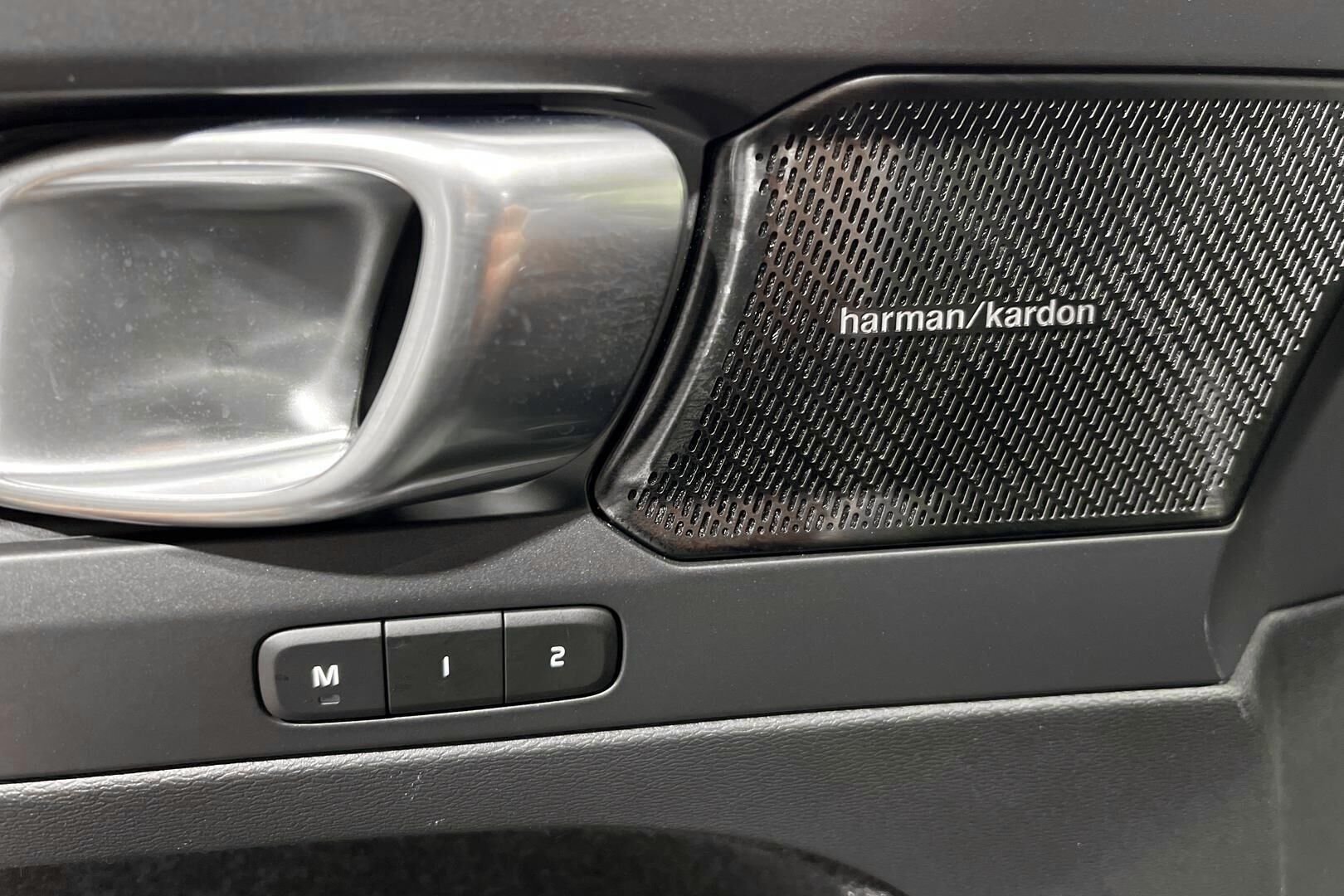 Volvo XC40 iso kuva 23