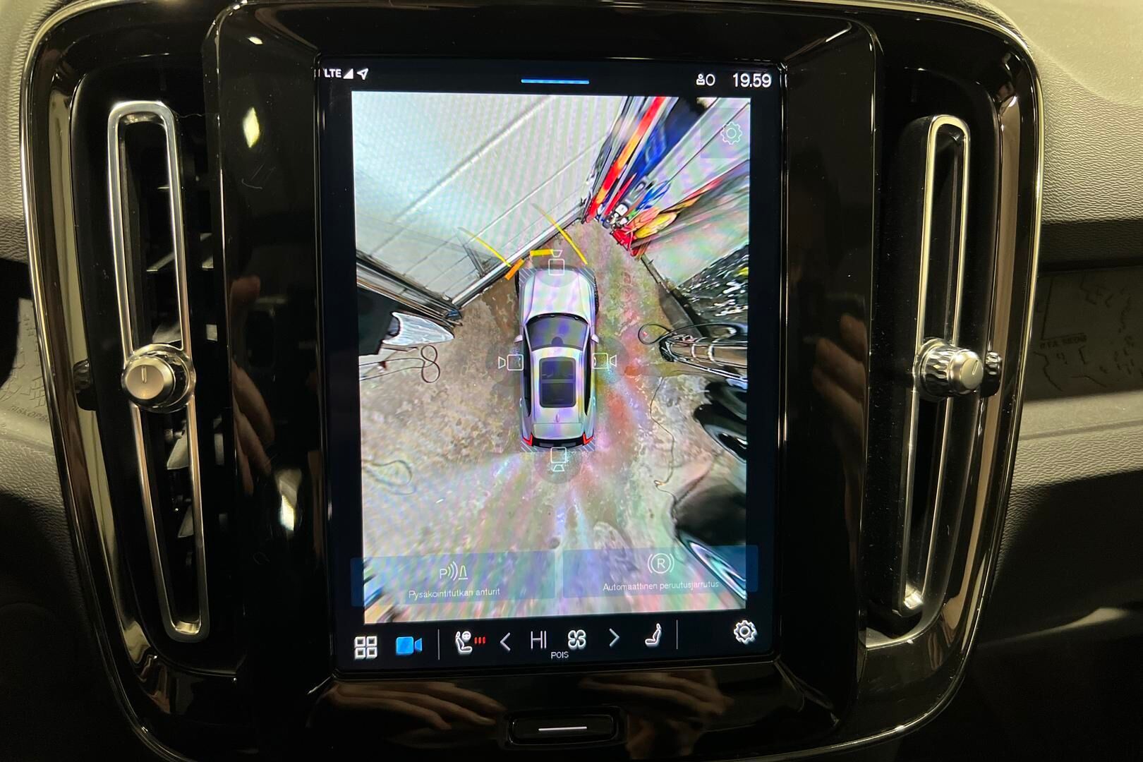 Volvo XC40 iso kuva 24