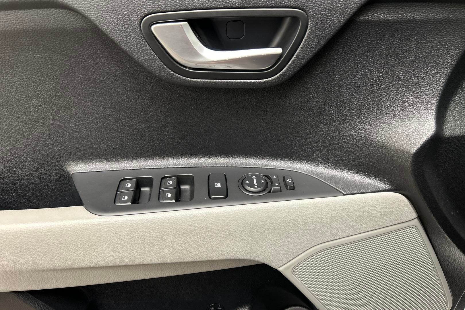 Kia Stonic iso kuva 20
