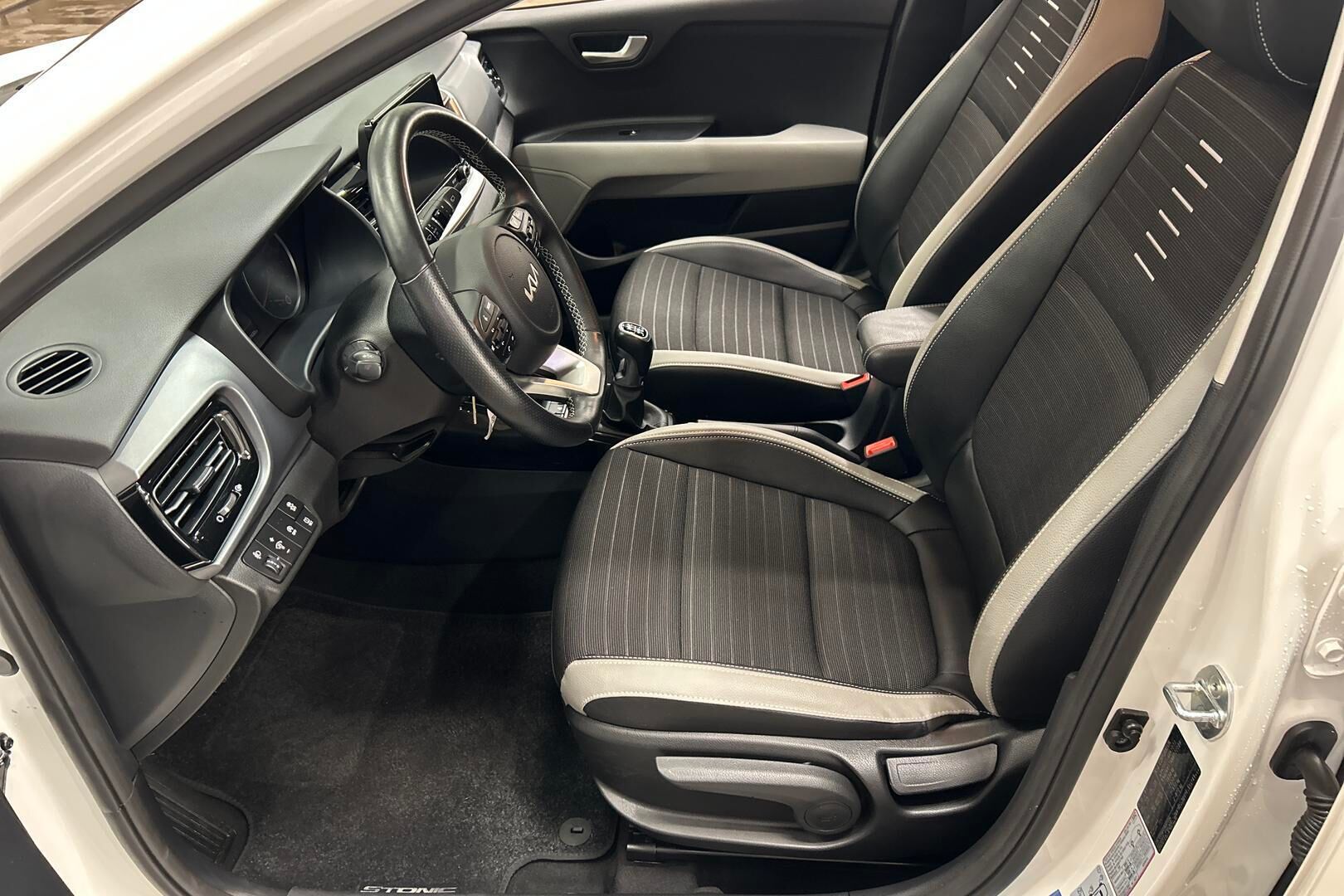 Kia Stonic iso kuva 9