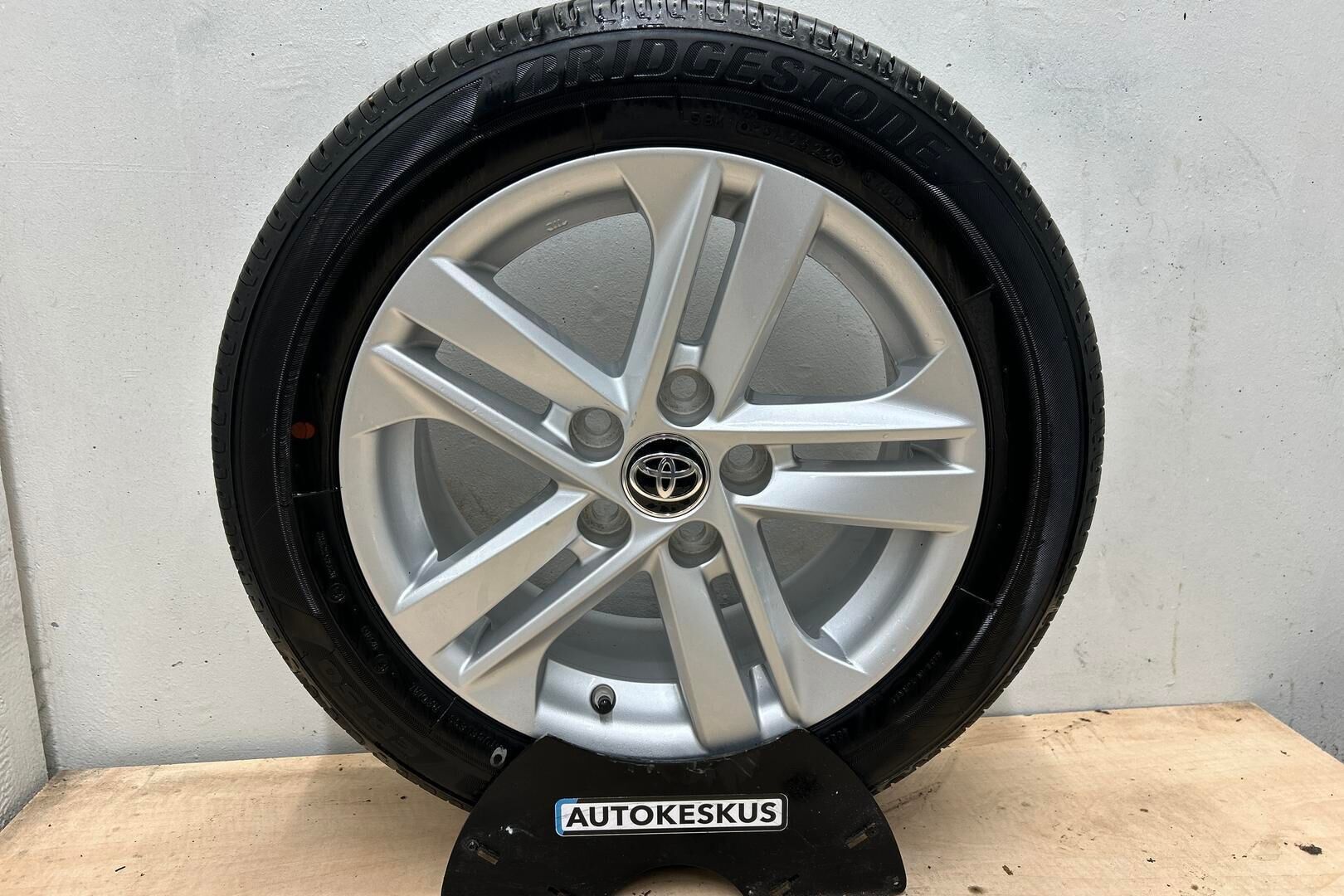 Toyota Corolla iso kuva 22