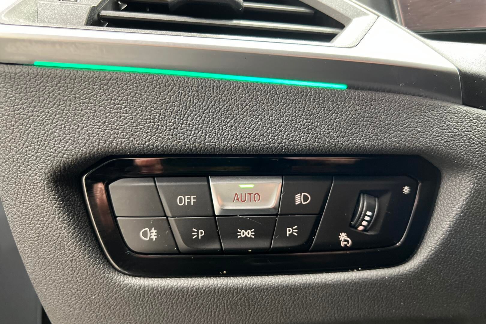 BMW 3-sarja iso kuva 27