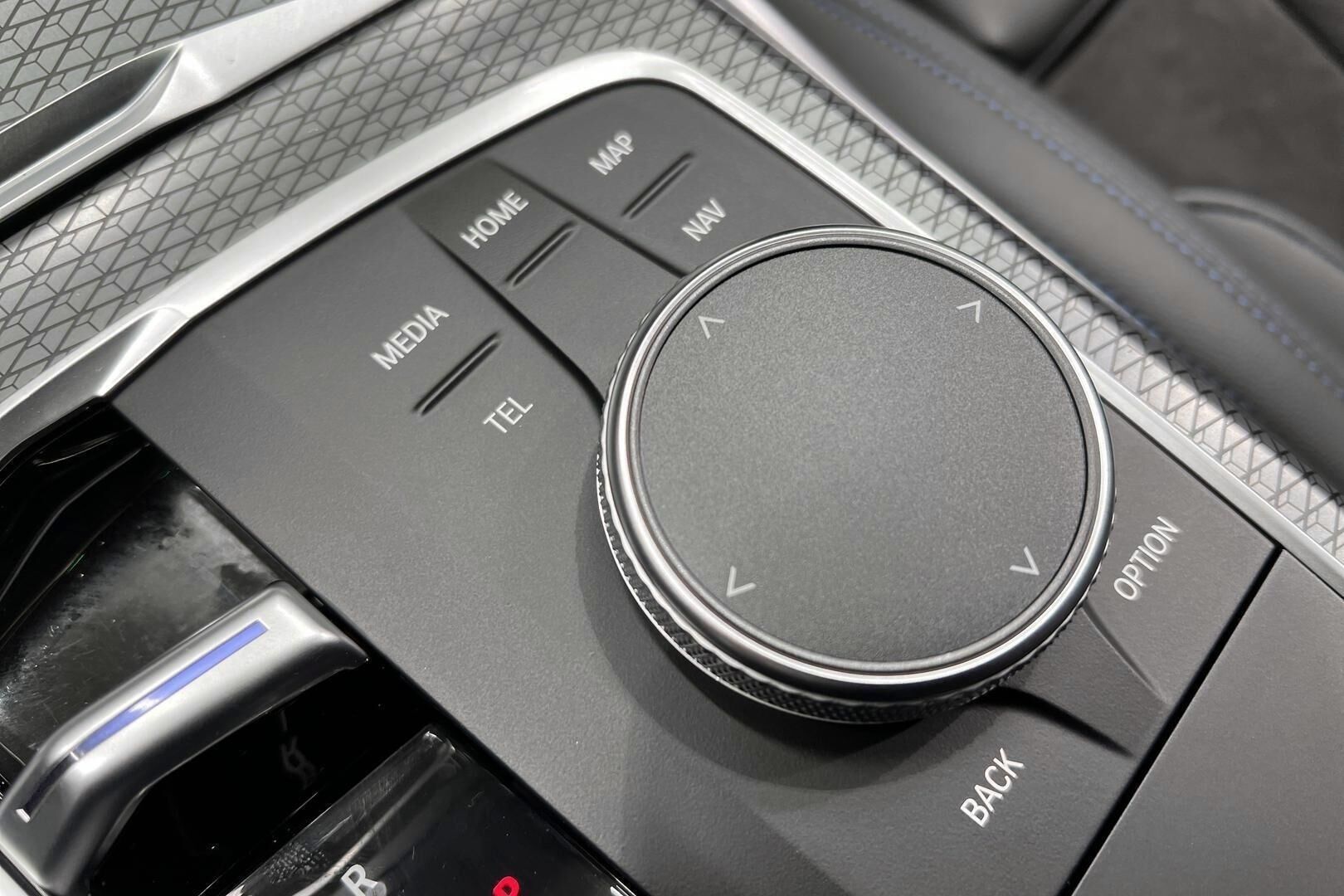 BMW 3-sarja iso kuva 17