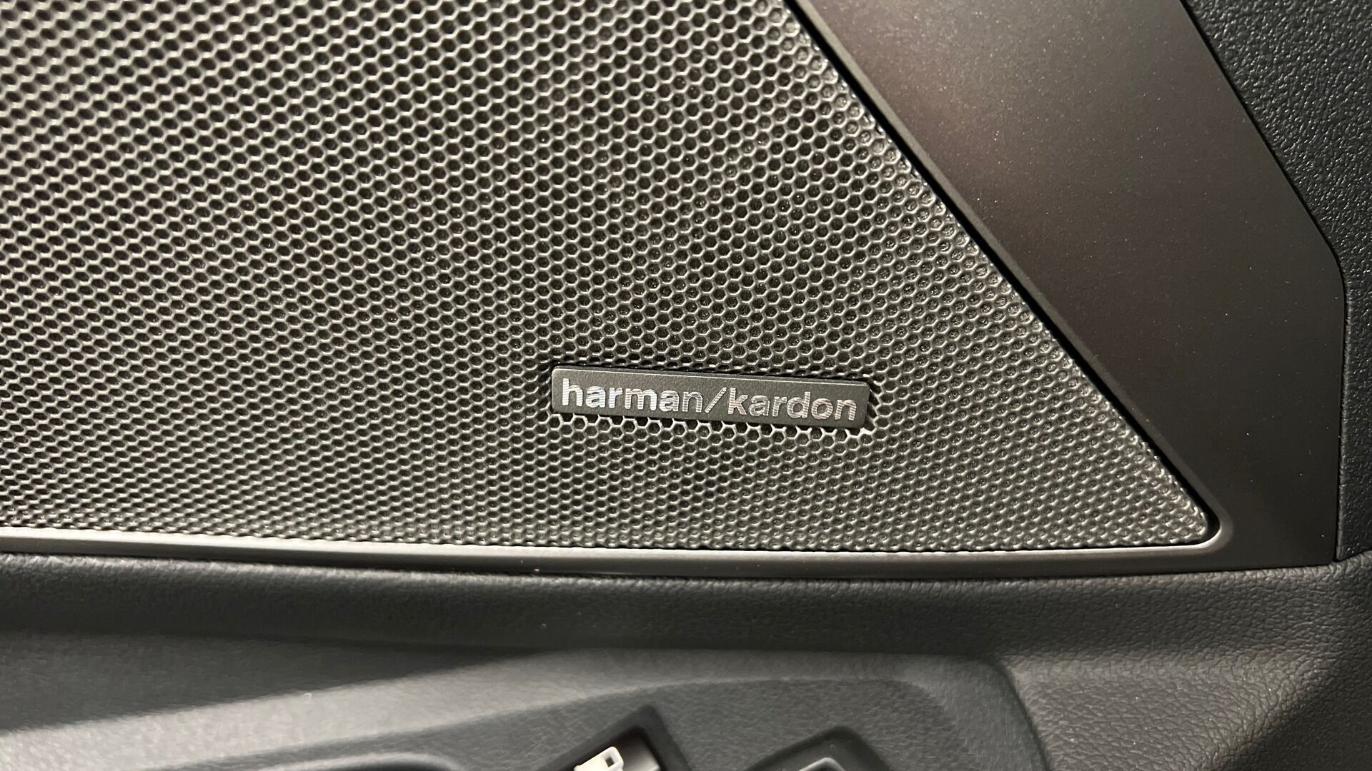 BMW 3-sarja iso kuva 4