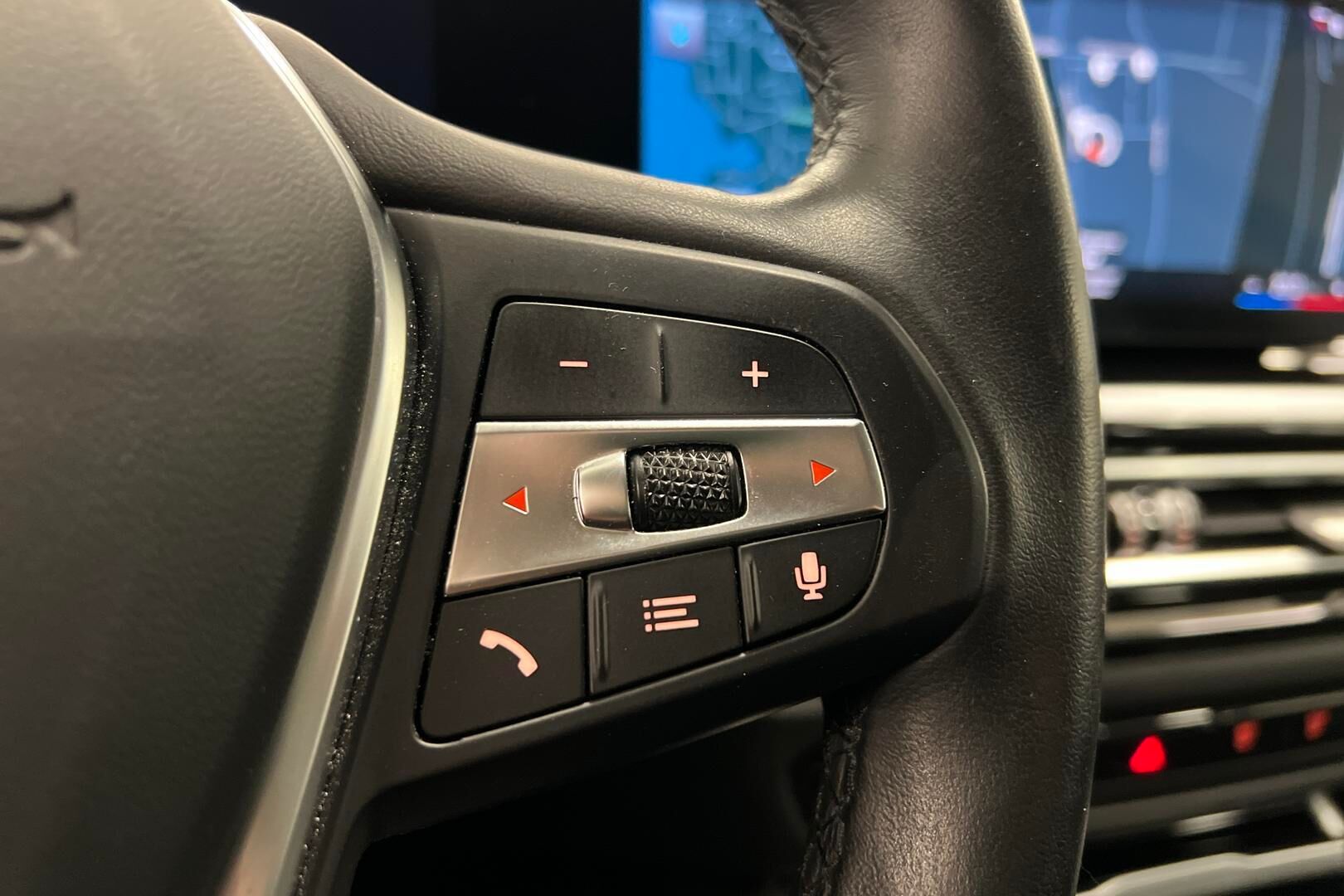 BMW i4 iso kuva 21