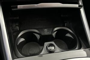 BMW i4 esikatselu 16