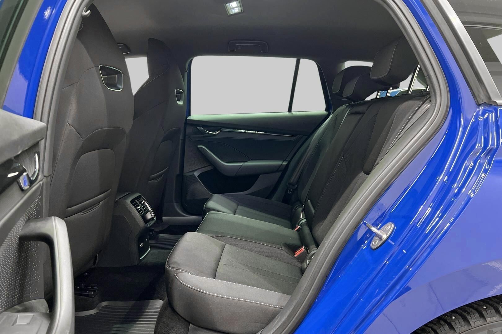 Skoda Octavia iso kuva 7