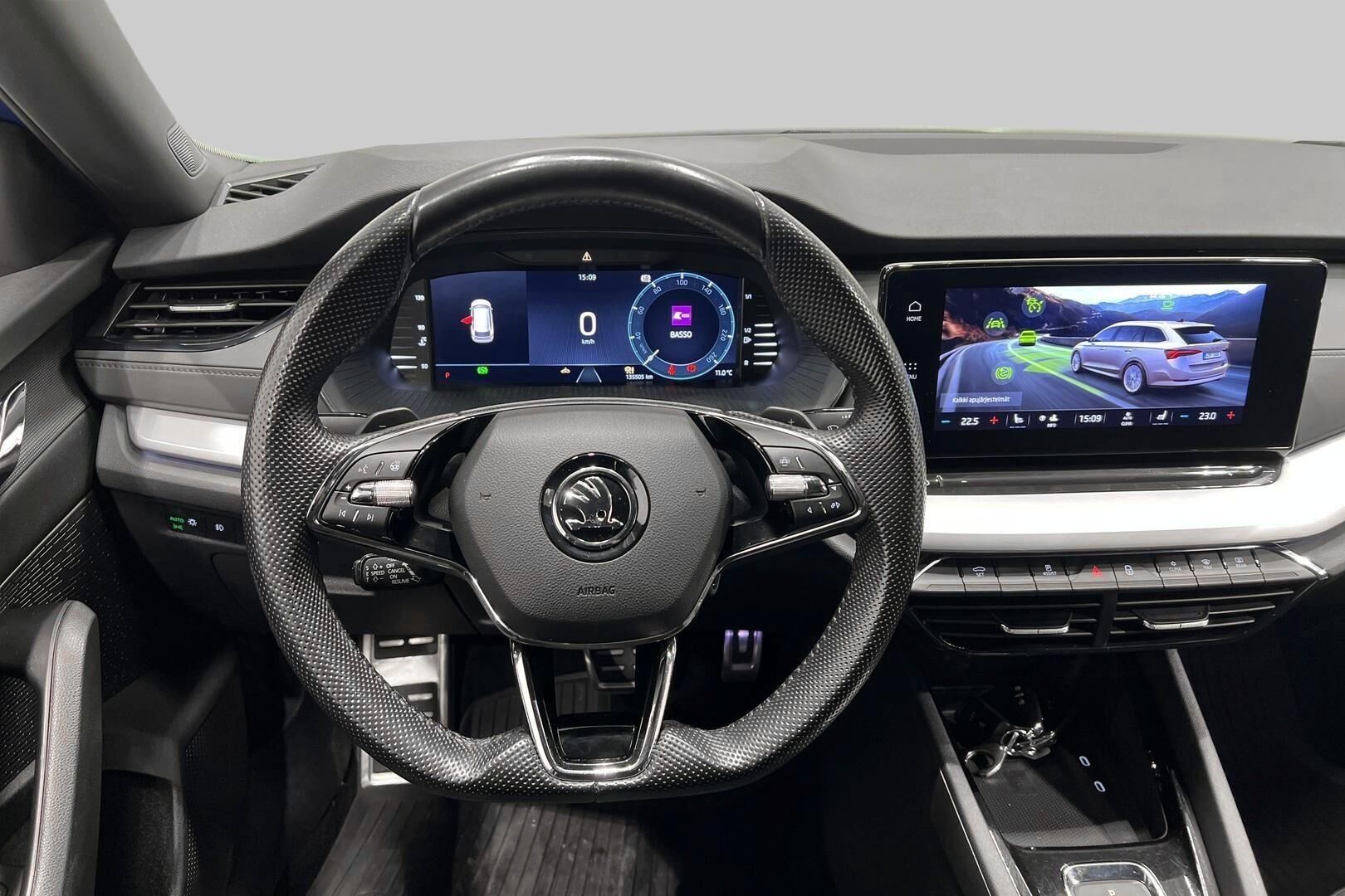 Skoda Octavia iso kuva 23