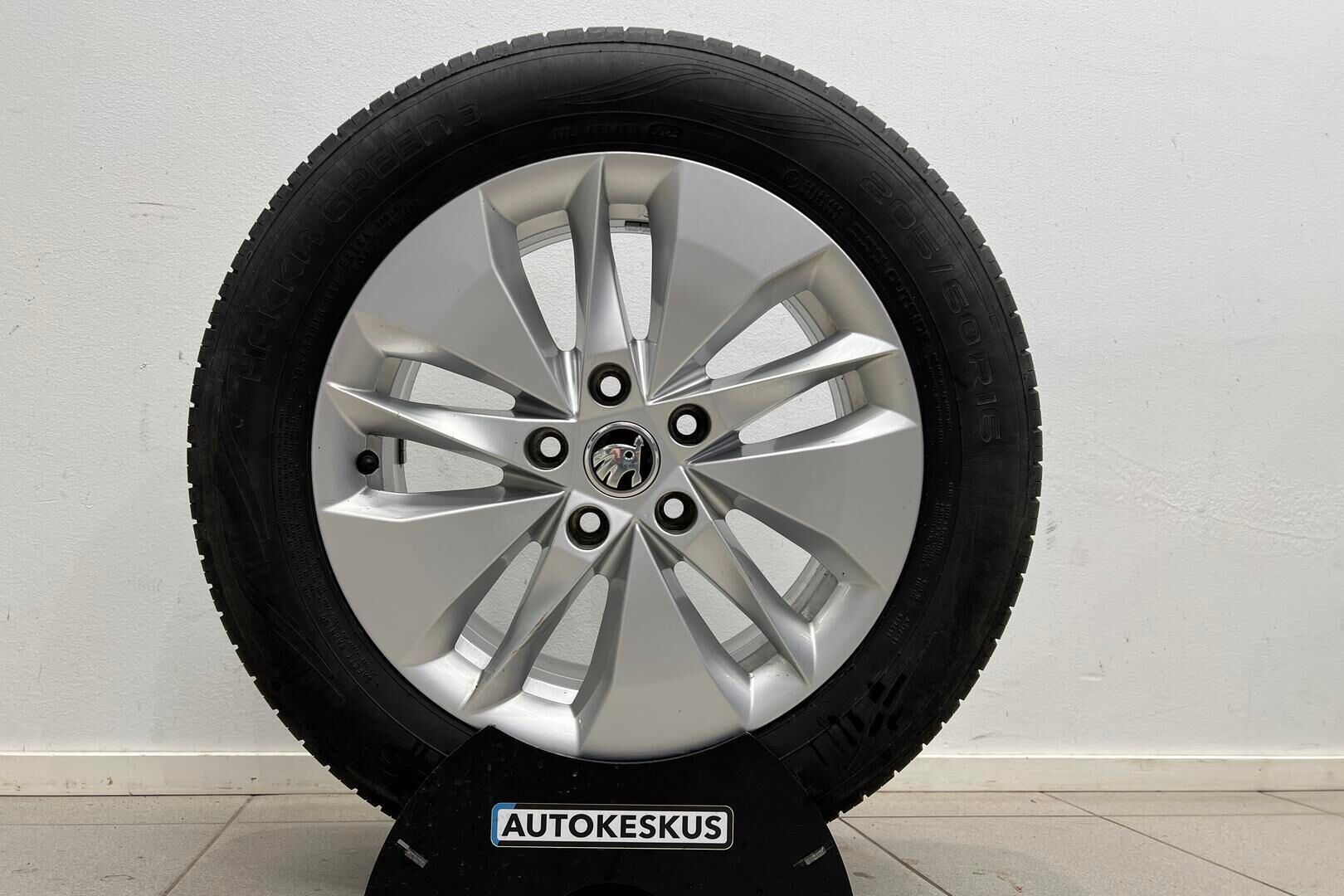 Skoda Octavia iso kuva 24