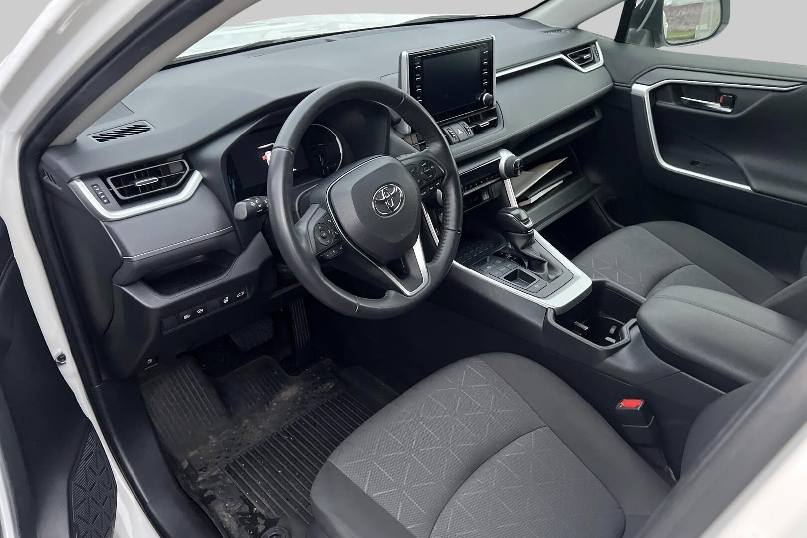 Toyota RAV4 iso kuva 1