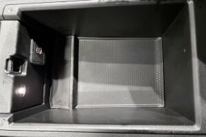 BMW i4 esikatselu 25