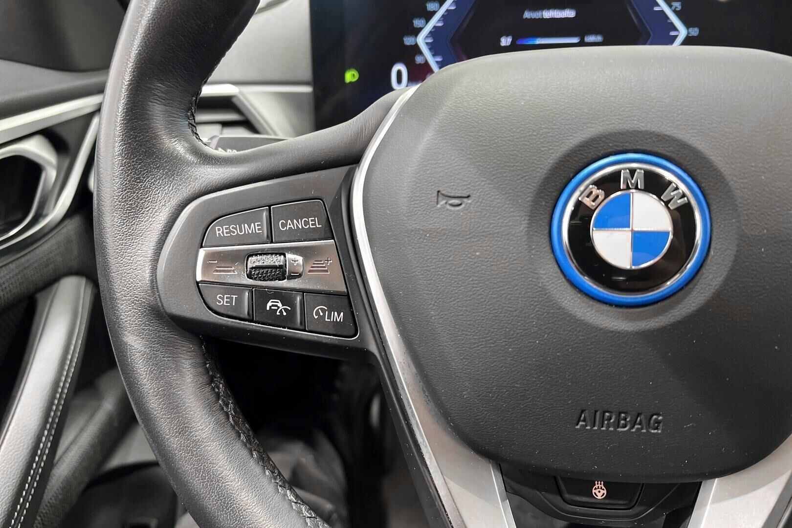 BMW i4 iso kuva 28