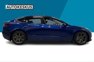 Tesla Model 3 esikatselu 4