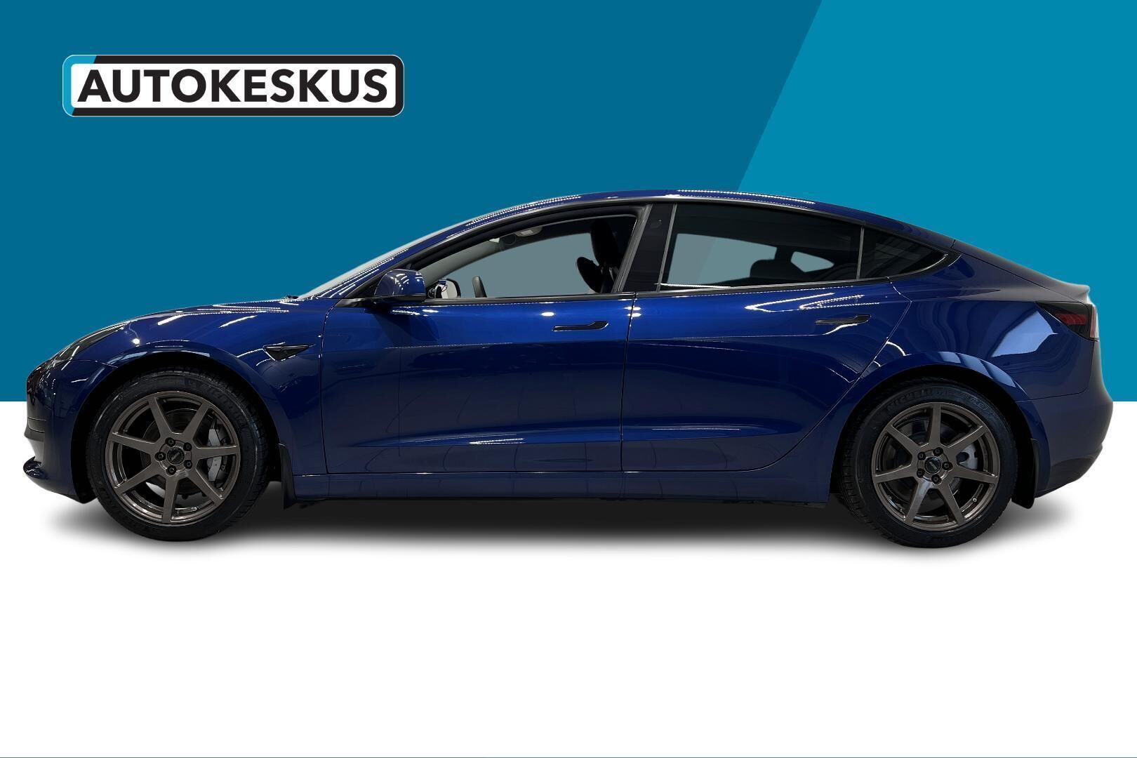Tesla Model 3 iso kuva 8