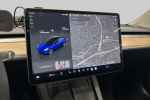 Tesla Model 3 esikatselu 16