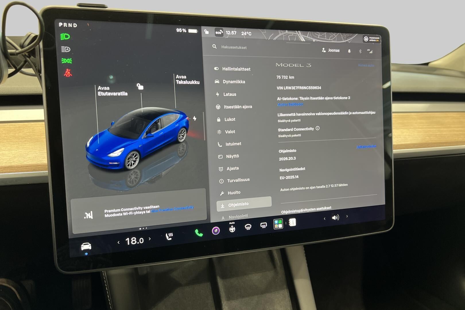 Tesla Model 3 iso kuva 22