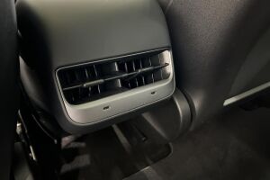 Tesla Model 3 esikatselu 31