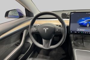 Tesla Model 3 esikatselu 32