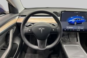 Tesla Model 3 esikatselu 33