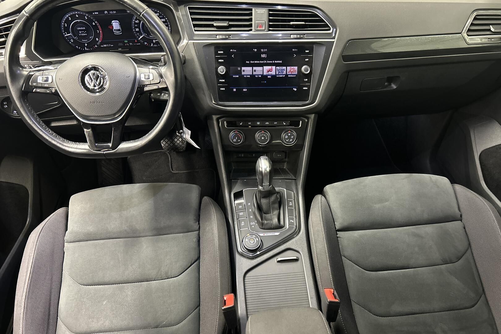 Volkswagen Tiguan iso kuva 11