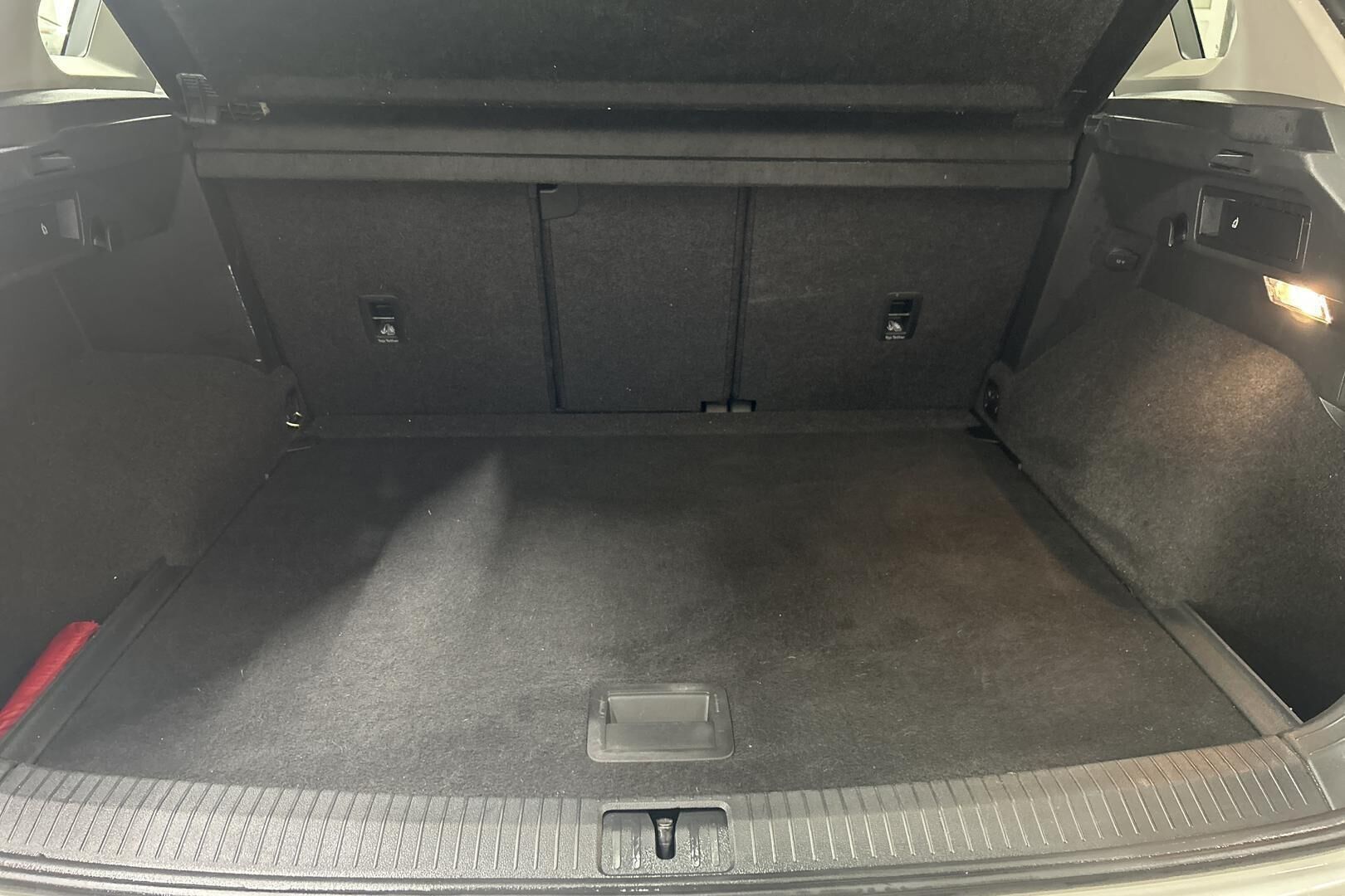 Volkswagen Tiguan iso kuva 12