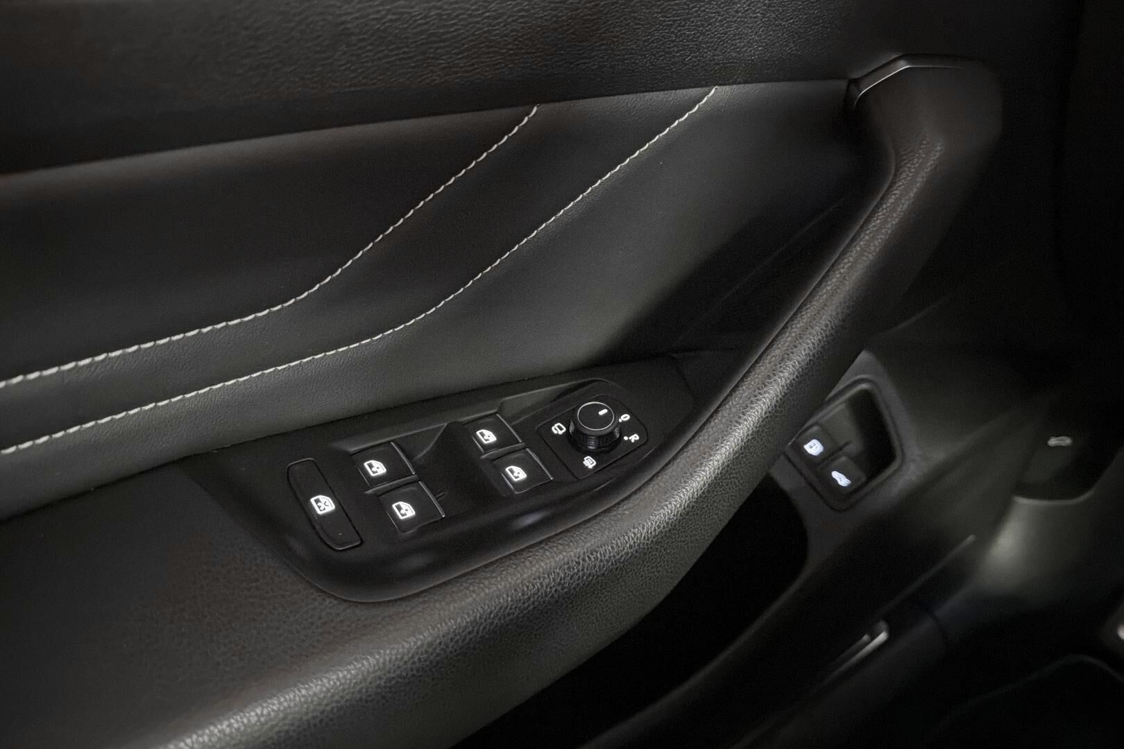 Volkswagen Arteon iso kuva 19