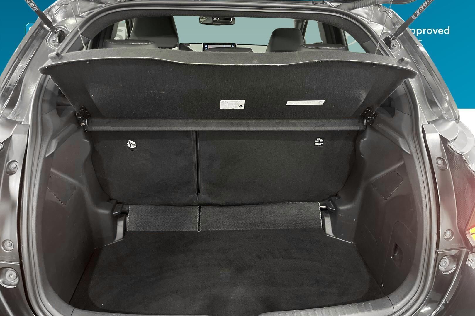 Toyota Yaris iso kuva 11