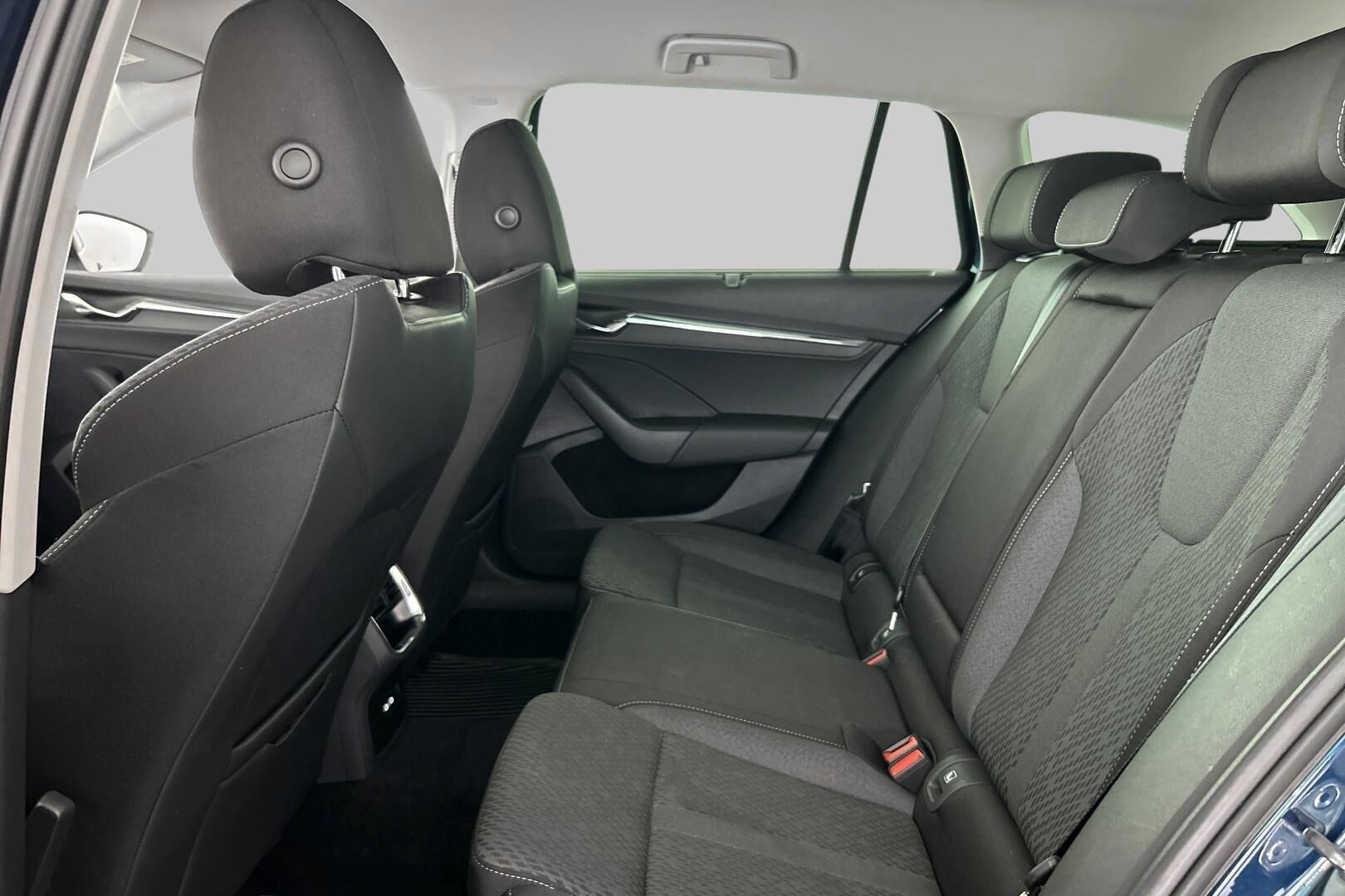 Skoda Octavia iso kuva 10