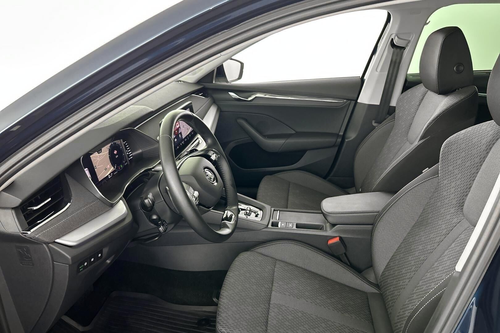 Skoda Octavia iso kuva 9