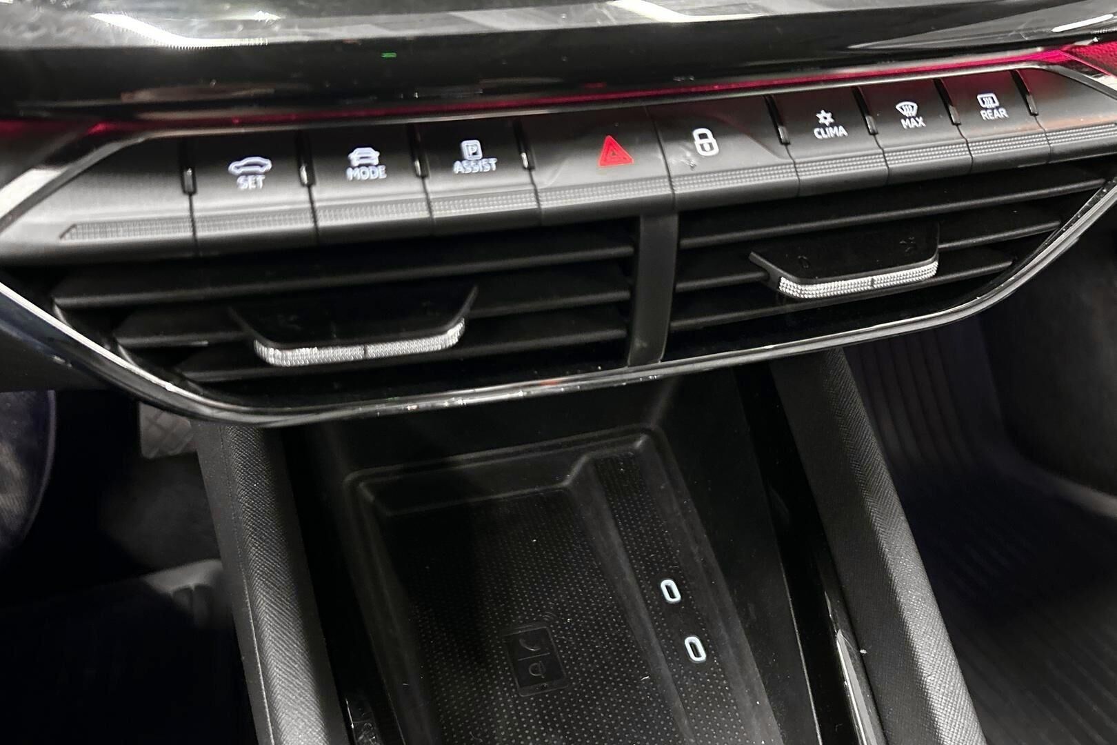 Skoda Octavia iso kuva 14