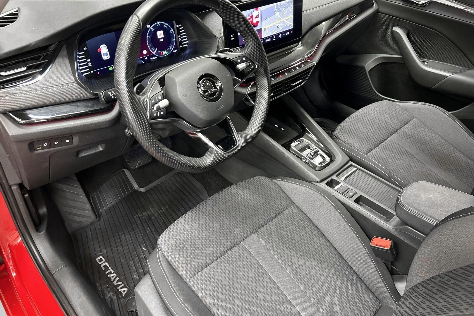 Skoda Octavia iso kuva 5