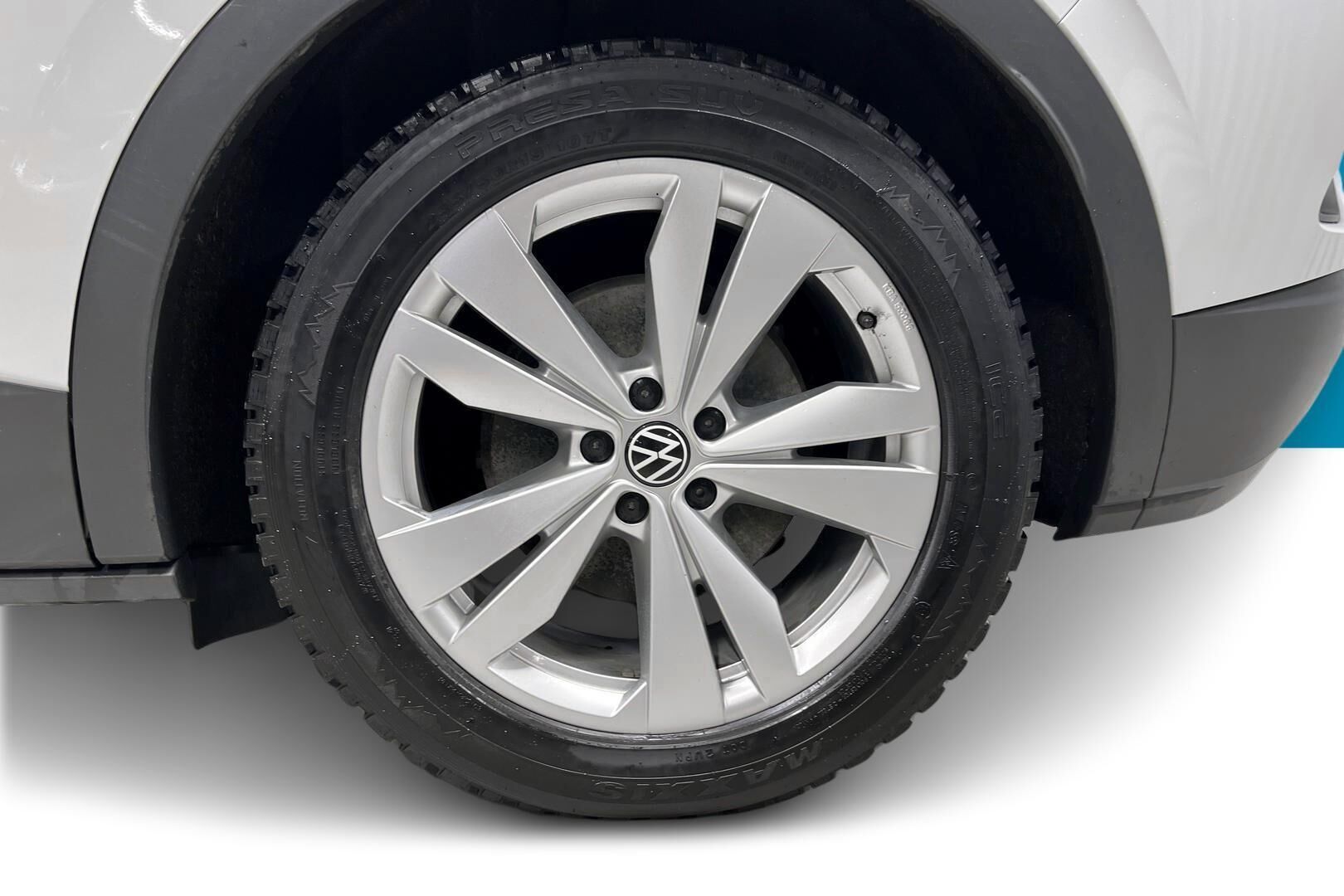 Volkswagen ID.4 iso kuva 13